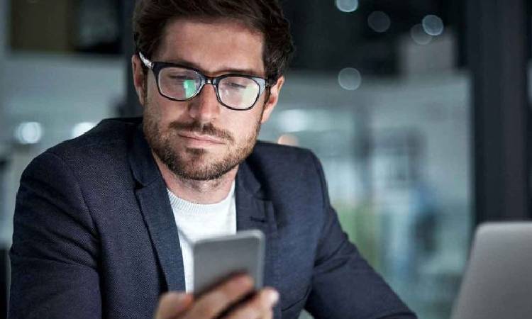 اپلیکیشن موبایل